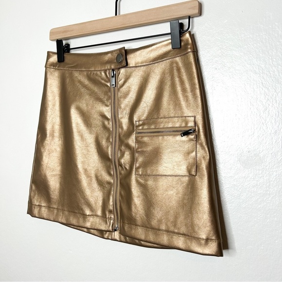 Urban‎ Outfitters Gold Shiny Metallic Zip Front Mini Skirt Small S - Picture 3 of 7